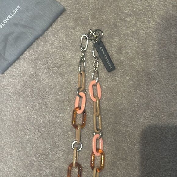 Ann Taylor Colorful Chain Link Necklace! - Picture 6 of 8